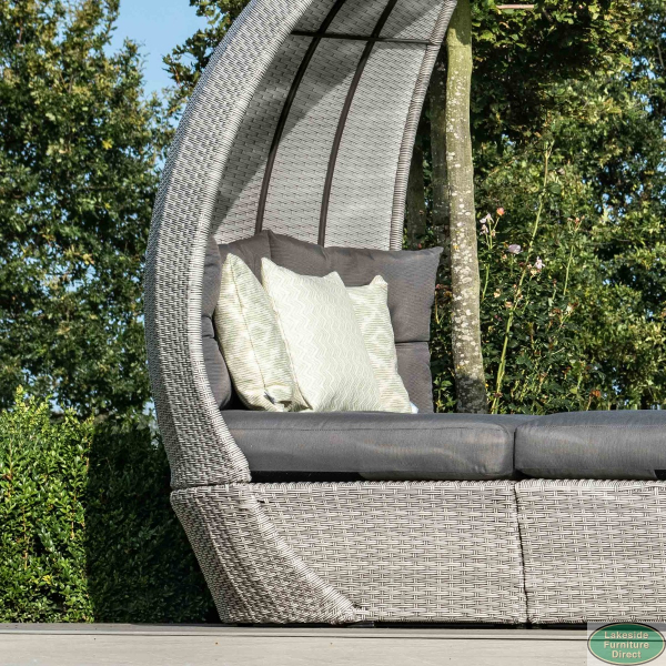 Daybed outlet rattan furniture